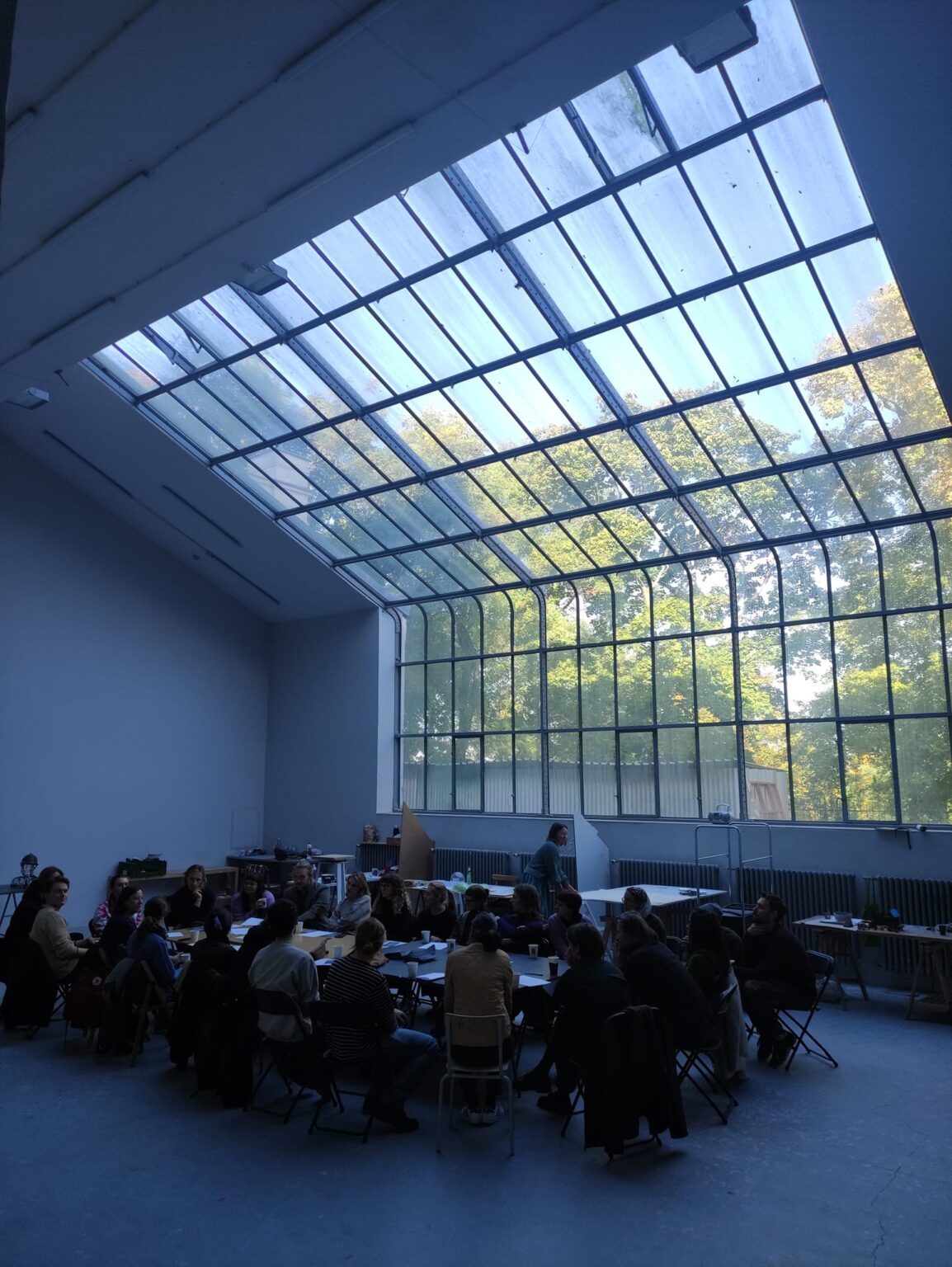 Uczestnicy projektu w sali wykładowej