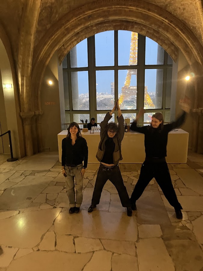 Prace rysunkowe studenckie i studenci